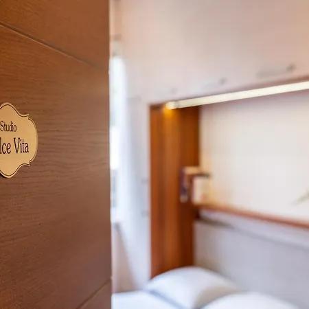 Dolce Apartment Warna